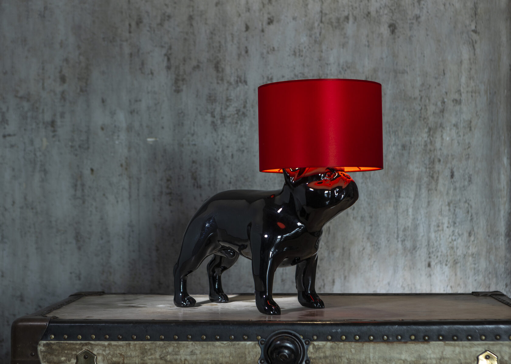 Светильник-бульдог, Чёрный