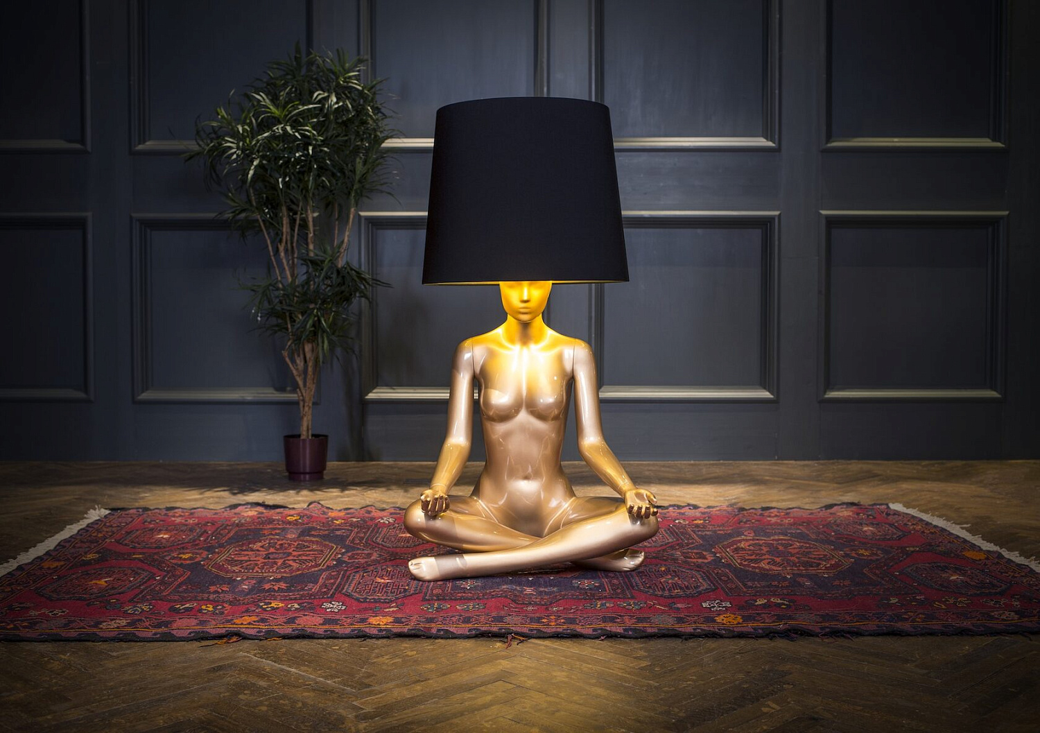 Торшер-манекен Yoga